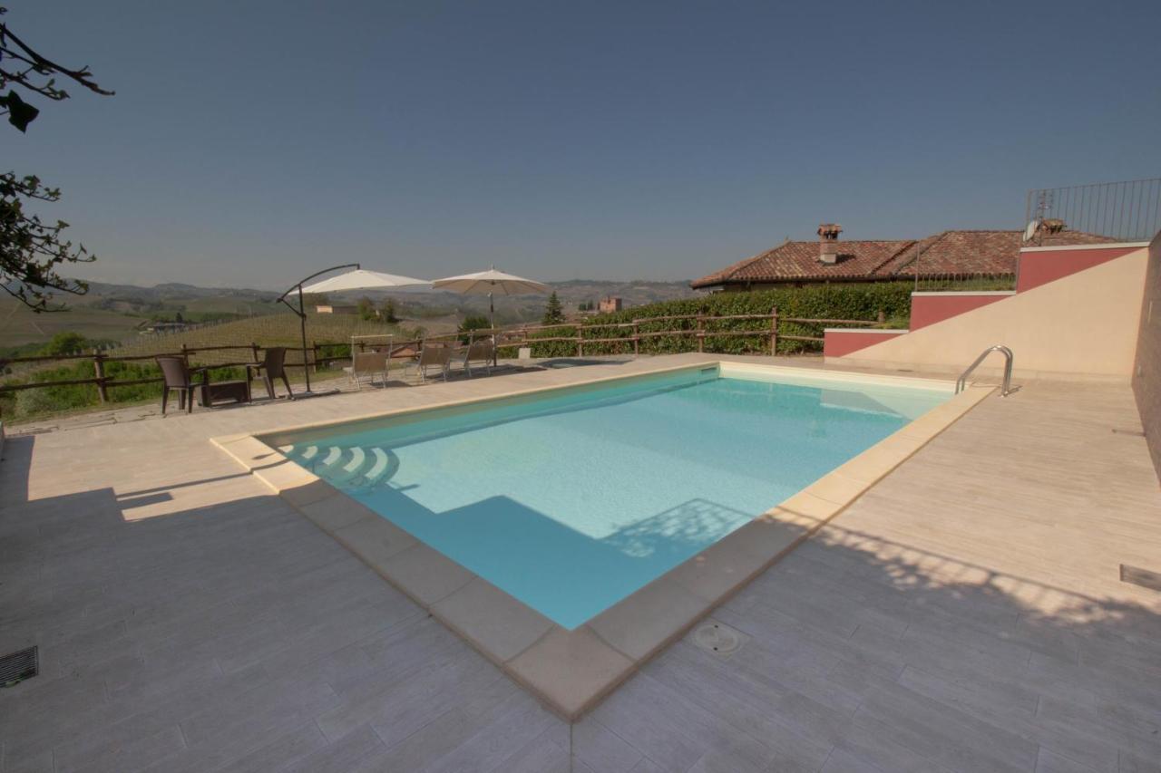Bed and Breakfast Poggio Dei Farinetti Diano dʼAlba Exterior foto