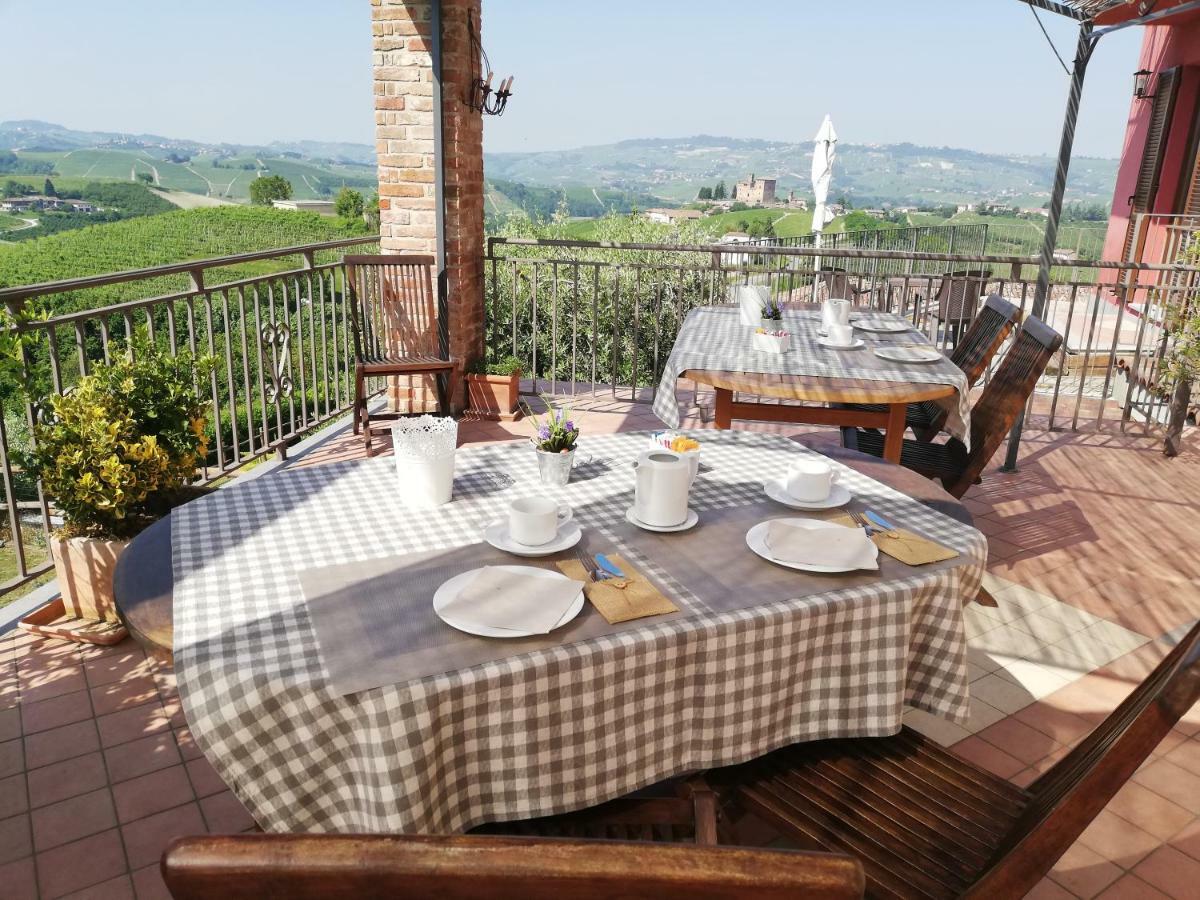 Bed and Breakfast Poggio Dei Farinetti Diano dʼAlba Exterior foto